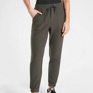NWOT Athleta Farallon Jogger